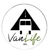 Logo comportant une dessin rappelant une van et une route, ainsi que le termes "VanLife" et "MTL" sur des lignes distinctes.